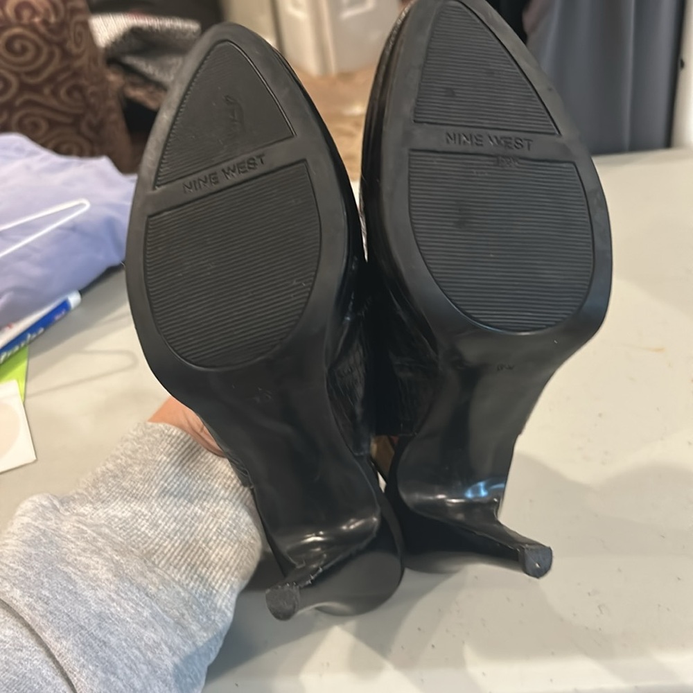 Nine West Black Heels Classic Elegance - Picture 3 of 4